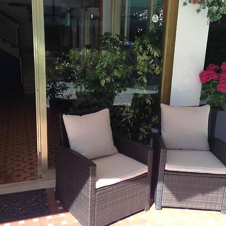 Hotel Mirella リミニ エクステリア 写真