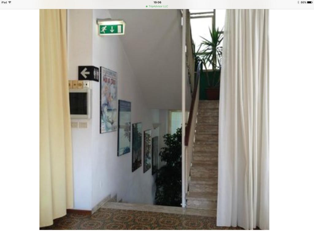 Hotel Mirella リミニ エクステリア 写真
