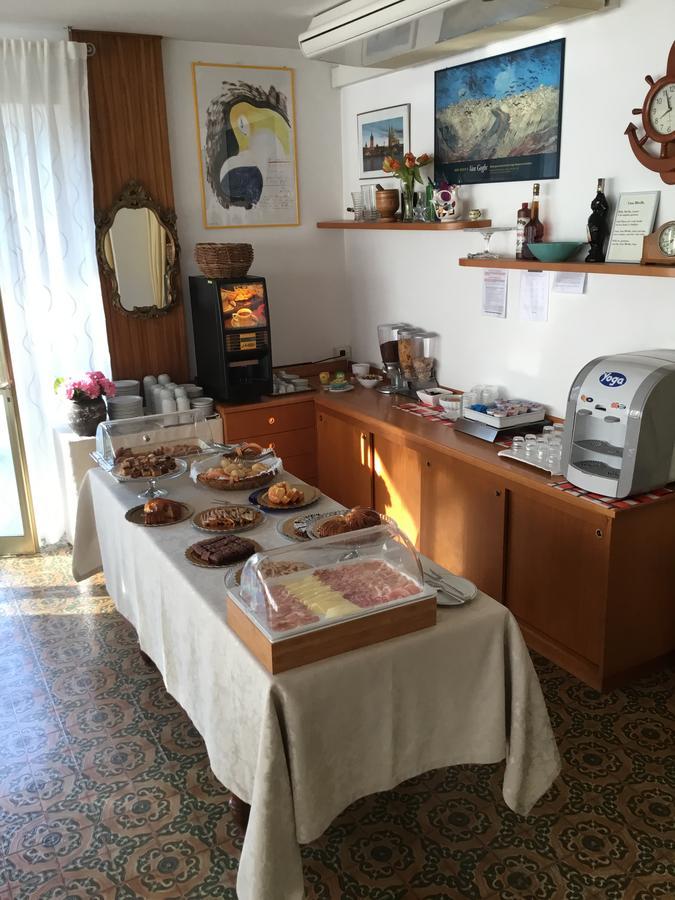Hotel Mirella リミニ エクステリア 写真